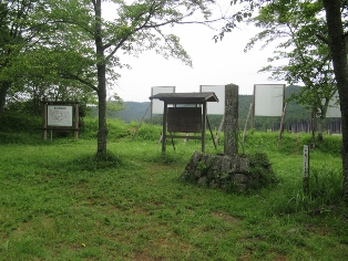 �O�͋T�R��