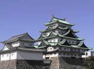 ���É���